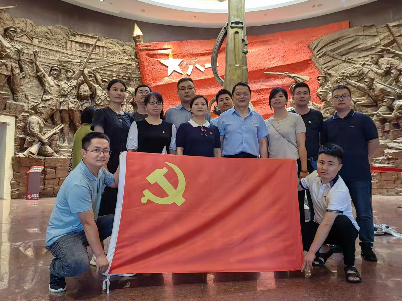 賡續(xù)紅色血脈，傳承建黨精神                                                    ——江西誠建黨支部開展“慶七一，感黨恩，跟黨走”主題黨日活動(dòng)